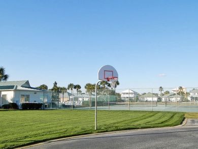 Five Bedroom Rental 125 Yards to the Beach.